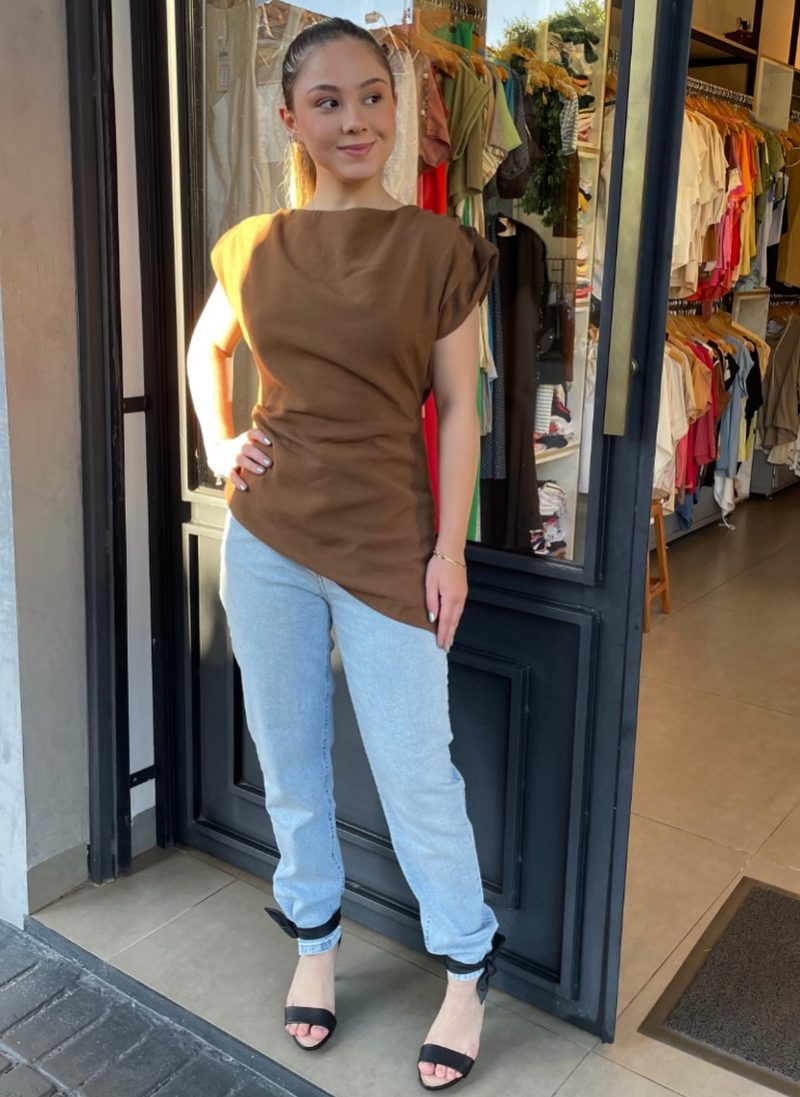 Blusa assimétrica